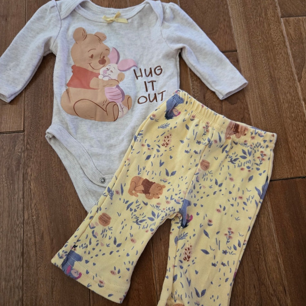 Disney Baby Winnie the Pooh Piglet Hug It Out Bodysuit and Pants Set 0-3M Yellow